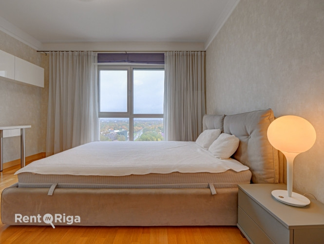 Светлая и красивая квартира в проекте Panorama Plaza. Квартира имеет практичную Рига - изображение 18