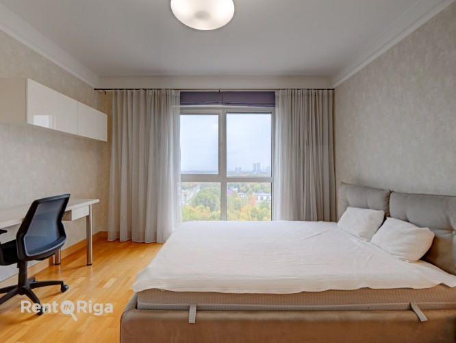 Светлая и красивая квартира в проекте Panorama Plaza. Квартира имеет практичную Рига - изображение 19