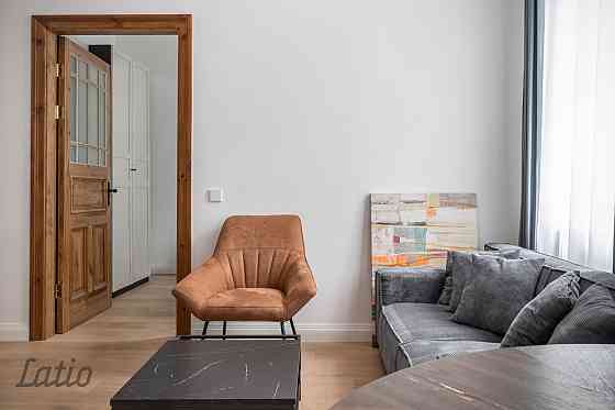 Pārdod dzīvokli prestižajā Kalnciema kvartālā, Āgenskalnā
Ekskluzīva iespēja iegādāties gaišu un pil Рига