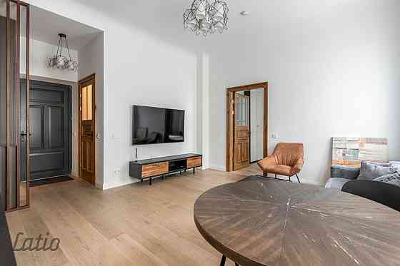 Pārdod dzīvokli prestižajā Kalnciema kvartālā, Āgenskalnā
Ekskluzīva iespēja iegādāties gaišu un pil Рига