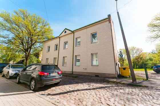 Продается просторный дом с земельным участком.  Зона малоэтажной жилой застройки Рига