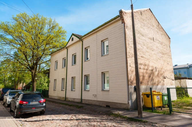 Продается просторный дом с земельным участком.  Зона малоэтажной жилой застройки Рига - изображение 1