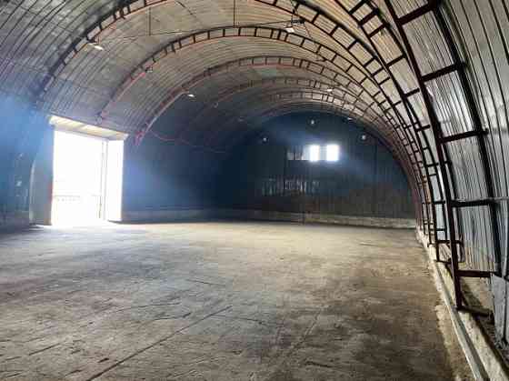 Складские помещения в Румбуле.  Половина ангара полукруглой формы, 450 м;  1-й этаж; Рижский район
