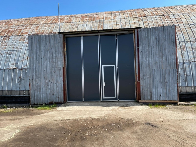 Складские помещения в Румбуле.  Половина ангара полукруглой формы, 450 м;  1-й этаж; Рижский район - изображение 1