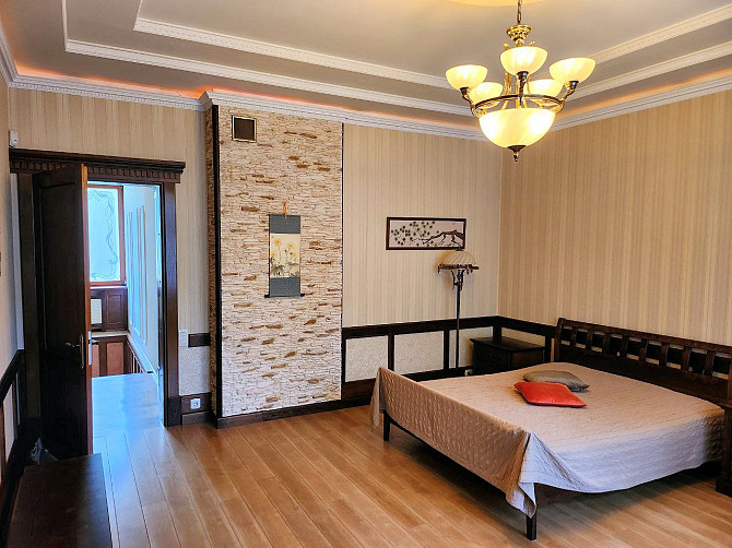 Laba savrupmāja Mežaparka vēsturiskajā daļā. Izvietota uz vidēja lieluma zemes gabala. Pirmais un... Rīga - foto 11