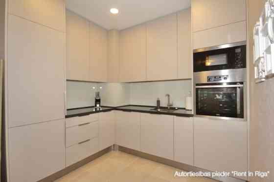 Сдается в аренду светлая, солнечная, уютная 2-комнатная квартира в тихом центре Рига