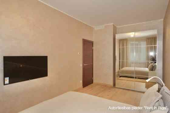 Сдается в аренду светлая, солнечная, уютная 2-комнатная квартира в тихом центре Рига
