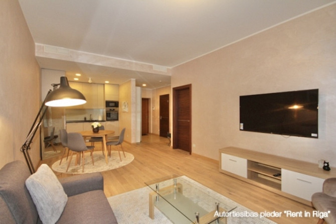 Сдается в аренду светлая, солнечная, уютная 2-комнатная квартира в тихом центре Рига - изображение 2