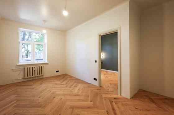 3-комнатная квартира во дворе  Квартира расположена в отремонтированном доме в Рига