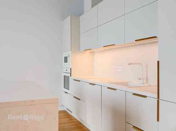 Эксклюзивная квартира в новом проекте с балконом, гардеробной и личным Рига