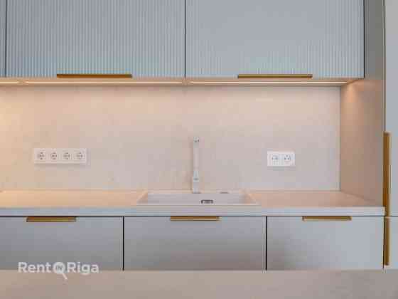 Эксклюзивная квартира в новом проекте с балконом, гардеробной и личным Рига