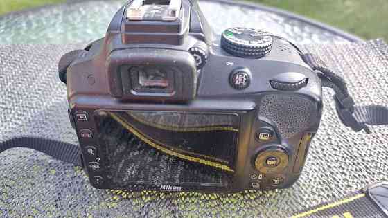 Pārdod spoguļkameru Nikon D3300 Юрмала