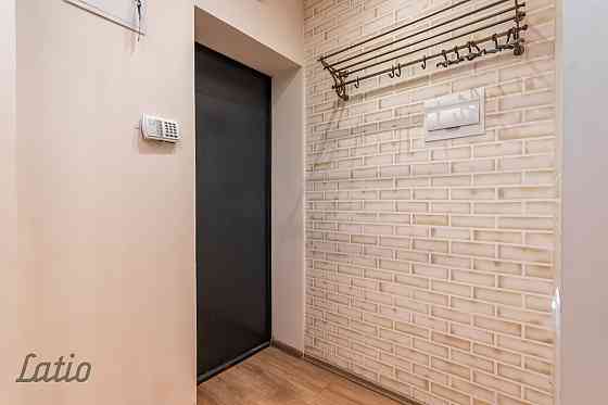 Pārdod studio dzīvokli ar atsevišķu ieeju 2017.gadā renovētā ēkā, kas būvēta funkcionālisma stilā 19 Рига