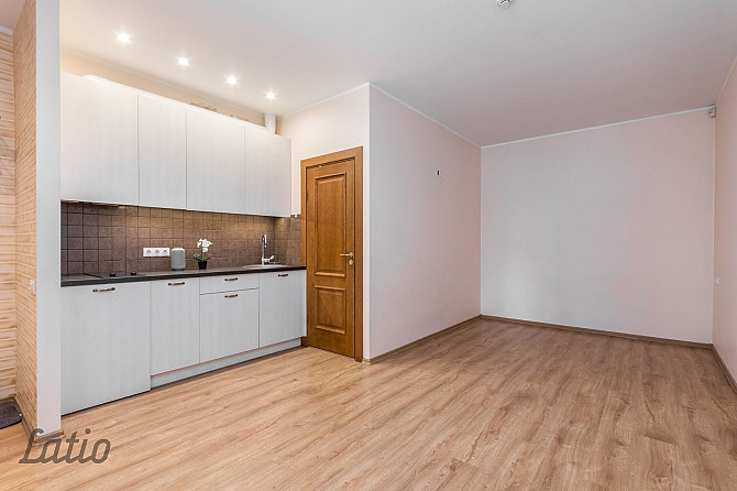 Pārdod studio dzīvokli ar atsevišķu ieeju 2017.gadā renovētā ēkā, kas būvēta Rīga - foto 2