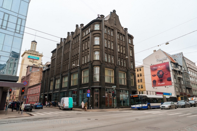 Arhitektoniski pievilcīgs birojs ar četrus metrus augstiem griestiem Centrā.   + 2. stāvs. + Rīga - foto 1