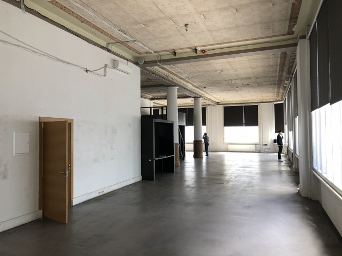 Arhitektoniski pievilcīgs birojs ar četrus metrus augstiem griestiem Centrā.   + 2. stāvs. + Rīga - foto 7