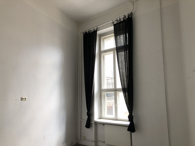 Arhitektoniski pievilcīgs birojs ar četrus metrus augstiem griestiem Centrā.   + 2. stāvs. + Rīga - foto 9