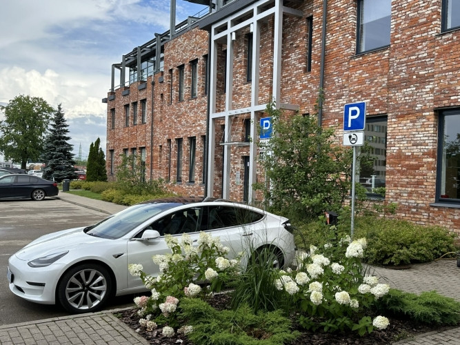 Jauns birojs ar atvērtu plānojumu un 3 izolētām telpām. Birojs atrodas mūsdienīgā biroju ēkā.  Telpā Рига - изображение 4