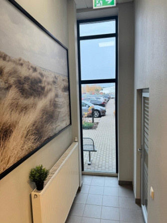 Jauns birojs ar atvērtu plānojumu un 3 izolētām telpām. Birojs atrodas mūsdienīgā biroju ēkā.  Telpā Рига - изображение 2