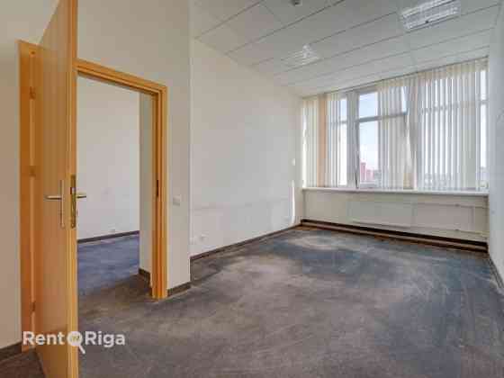 Качественный, компактный офис в отреставрированном здании  Ganību dambī 24D.  Офис Rīga