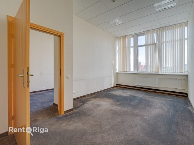 Kvalitatīvs, kompakta izmēra birojs renovētā ēkā  Ganību dambī 24D.  Birojs atrodas ēkas Rīga - foto 5