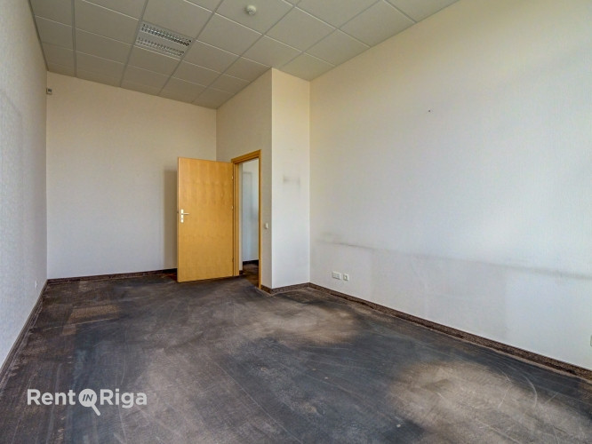 Kvalitatīvs, kompakta izmēra birojs renovētā ēkā  Ganību dambī 24D.  Birojs atrodas ēkas Rīga - foto 6