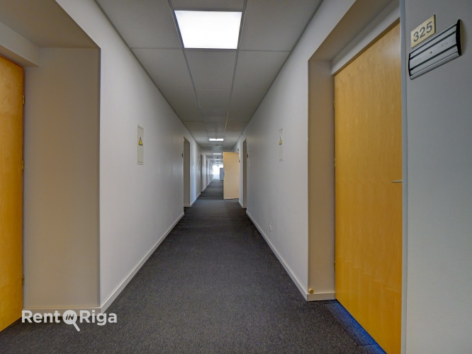 Kvalitatīvs, kompakta izmēra birojs renovētā ēkā  Ganību dambī 24D.  Birojs atrodas ēkas Rīga - foto 9