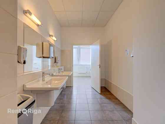 Качественный, компактный офис в отреставрированном здании  Ganību dambī 24D.  Офис Rīga