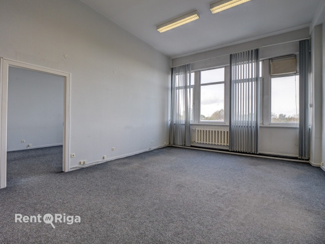 Kvalitatīvs, kompakta izmēra birojs renovētā ēkā  Ganību dambī 24D.  Birojs atrodas ēkas Rīga - foto 5