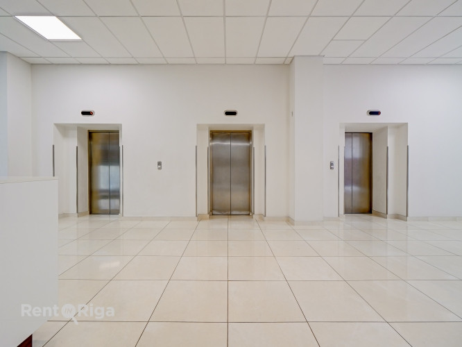 Kvalitatīvs, kompakta izmēra birojs renovētā ēkā  Ganību dambī 24D.  Birojs atrodas ēkas Rīga - foto 4