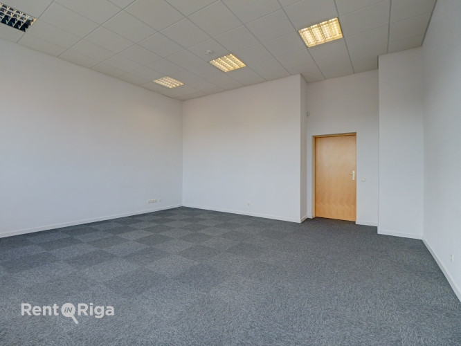 Kvalitatīvs, kompakta izmēra birojs renovētā ēkā  Ganību dambī 24D.  Birojs atrodas ēkas Rīga - foto 5