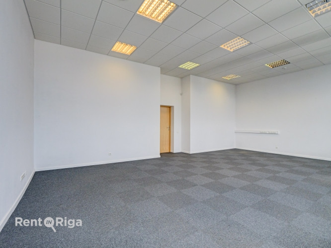 Kvalitatīvs, kompakta izmēra birojs renovētā ēkā  Ganību dambī 24D.  Birojs atrodas ēkas Rīga - foto 2