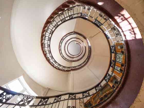 Продаётся: 729,9 м мансардных помещений на ул. А. Чака 70!  В продаже находятся 4521/54621 Rīga