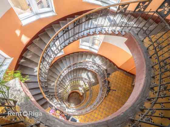 Продаётся: 729,9 м мансардных помещений на ул. А. Чака 70!  В продаже находятся 4521/54621 Rīga