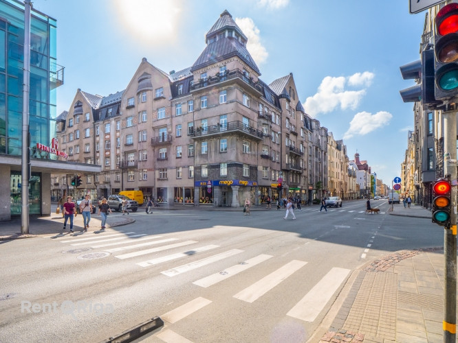 Piedāvājumā 729.9m2 bēniņu telpas A. Čaka ielā 70!  Tiek pārdotas 4521/54621 domājamās Rīga - foto 1