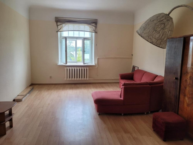 Pārdošanai tiek piedāvāts dzīvoklis Klusajā centrā.  Piecu istabu dzīvoklim, kurš ir Rīga - foto 6