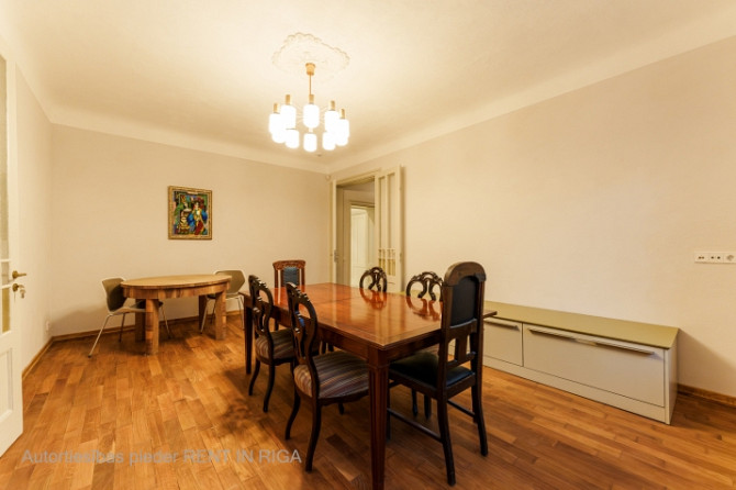 Īrei pieejams brīnišķīgs 4 istabu dzīvoklis, kas piedāvā visu nepieciešamo  plašumu, Rīga - foto 4