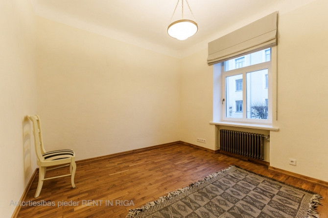 Īrei pieejams brīnišķīgs 4 istabu dzīvoklis, kas piedāvā visu nepieciešamo  plašumu, Rīga - foto 8