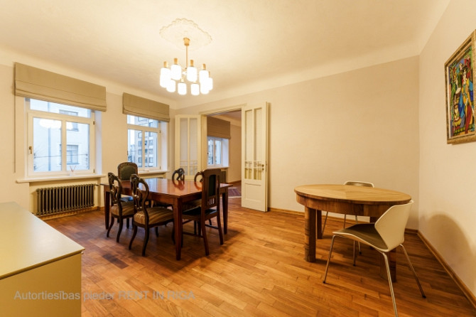 Īrei pieejams brīnišķīgs 4 istabu dzīvoklis, kas piedāvā visu nepieciešamo  plašumu, Rīga - foto 2