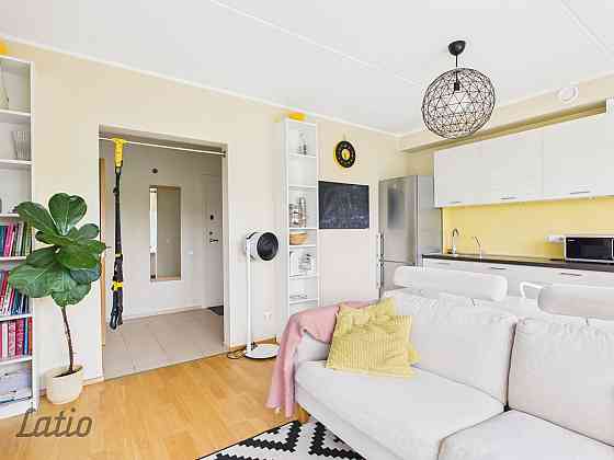 Pilnībā aprīkots 2 istabu dzīvoklis ar terasi un panorāmas skatu jaunajā projektā Solitudes Parks
Ce Рига