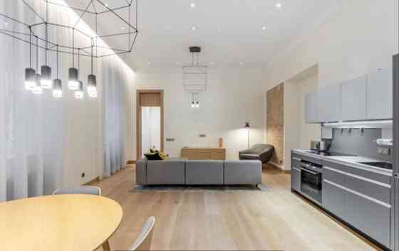 Moderns dzīvoklis Vecrīgas sirdī.  Ilgtermiņa īrei tiek piedāvāts tikko renovēts un mēbelēts 78 m dz Рига