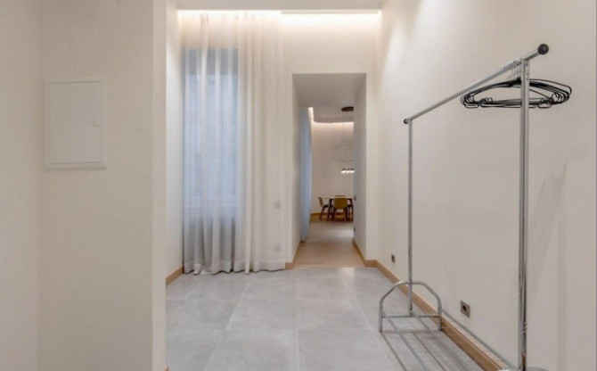 Moderns dzīvoklis Vecrīgas sirdī.  Ilgtermiņa īrei tiek piedāvāts tikko renovēts un mēbelēts 78 m dz Рига - изображение 8