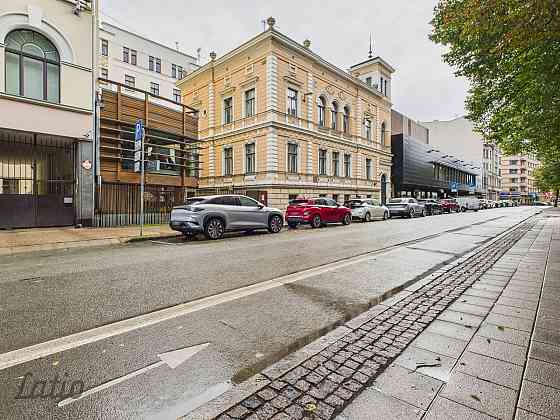 Investīciju iespēja ar stāvvietu  plašas telpas renovētā vēsturiskā ēkā

Pārdod plašu puspagraba tel Рига
