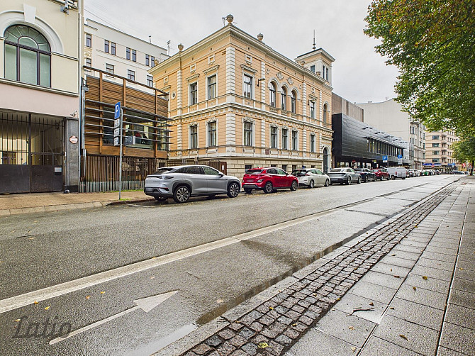 Investīciju iespēja ar stāvvietu  plašas telpas renovētā vēsturiskā ēkā

Pārdod plašu puspagraba tel Рига - изображение 3