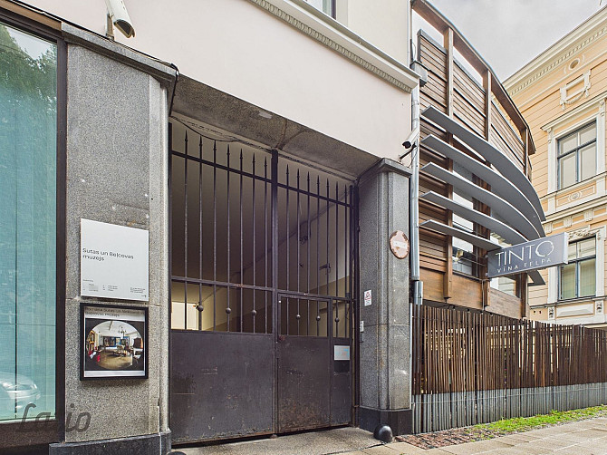 Investīciju iespēja ar stāvvietu  plašas telpas renovētā vēsturiskā ēkā

Pārdod plašu puspagraba tel Рига - изображение 4