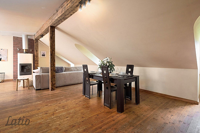 Ilgtermiņa īrei piedāvājam dzīvokli Vecrīgā, Jēkaba ielā 26. Ēka celta 1823. gadā un Rīga - foto 5