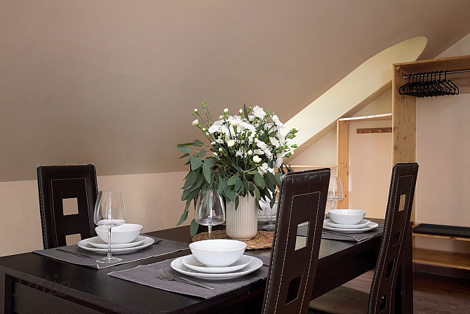 Ilgtermiņa īrei piedāvājam dzīvokli Vecrīgā, Jēkaba ielā 26. Ēka celta 1823. gadā un Rīga - foto 3