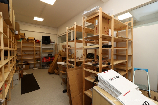 Izīrē telpas birojam vai veikalam renovētā ēkā Juglā, Brīvības gatvē 403.  Ļoti laba Rīga - foto 8