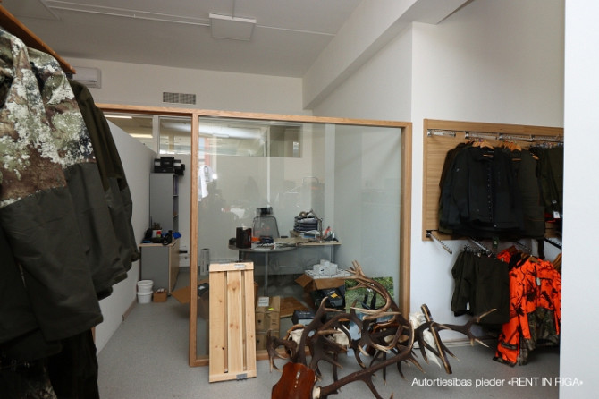 Izīrē telpas birojam vai veikalam renovētā ēkā Juglā, Brīvības gatvē 403.  Ļoti laba Rīga - foto 4