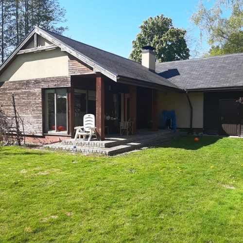 Предлагается в долгосрочную аренду в зимний период: небольшой коттедж с баней в Юрмала - изображение 1